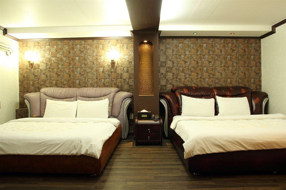 Hotel Diamond Suwon Bagian luar foto