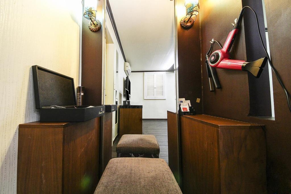 Hotel Diamond Suwon Bagian luar foto
