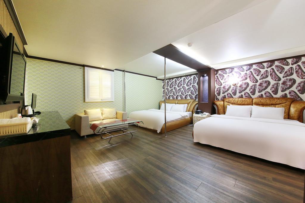 Hotel Diamond Suwon Bagian luar foto