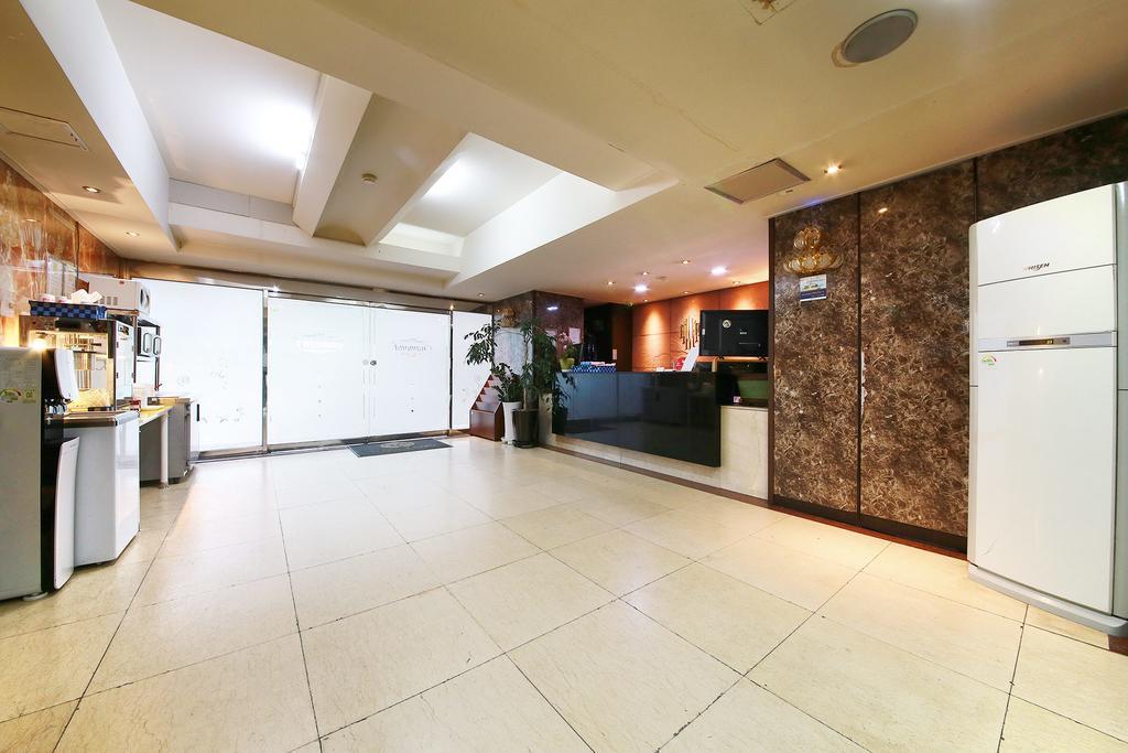 Hotel Diamond Suwon Bagian luar foto
