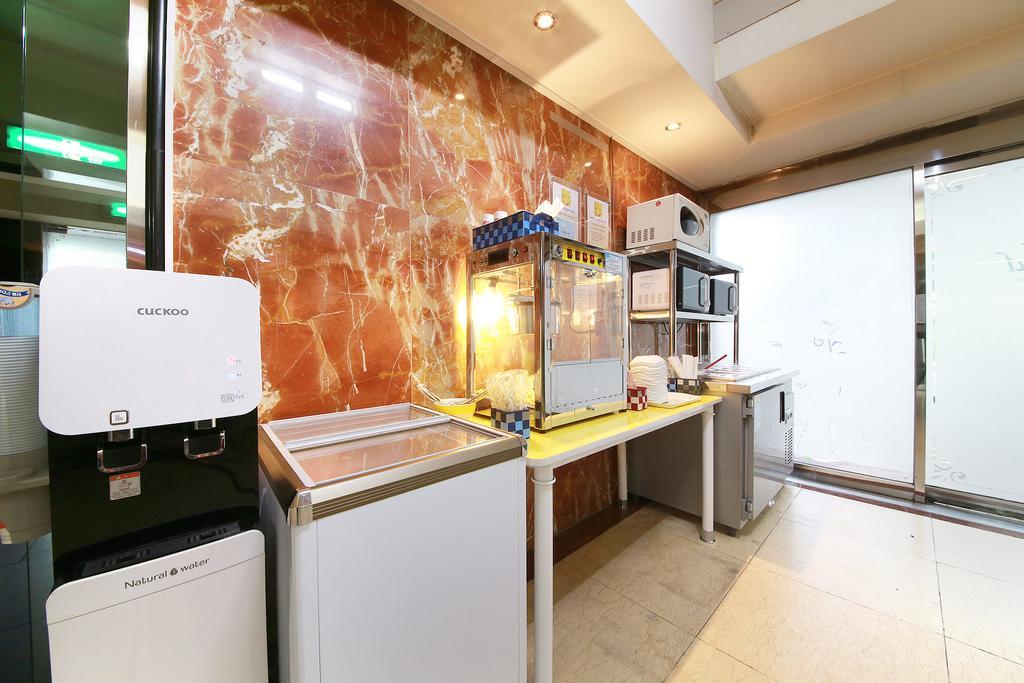 Hotel Diamond Suwon Bagian luar foto