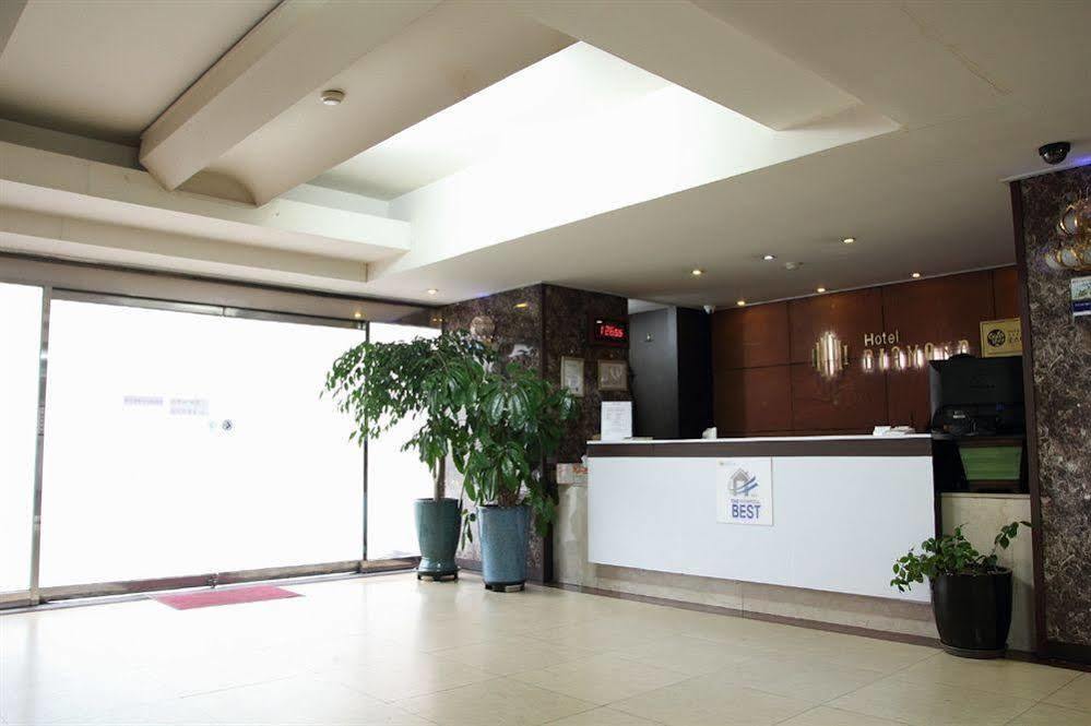Hotel Diamond Suwon Bagian luar foto