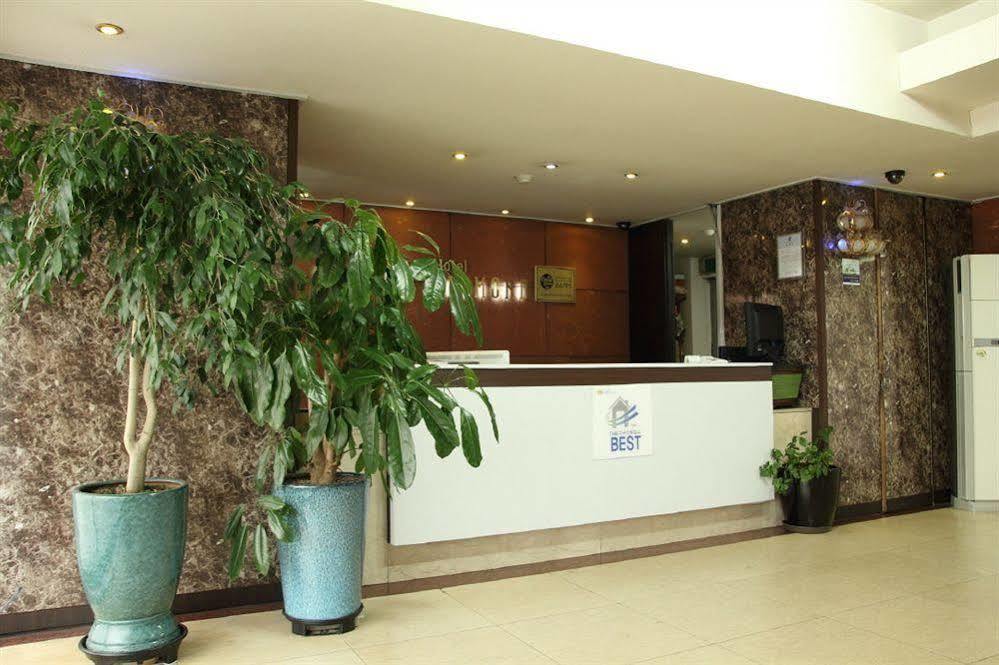 Hotel Diamond Suwon Bagian luar foto